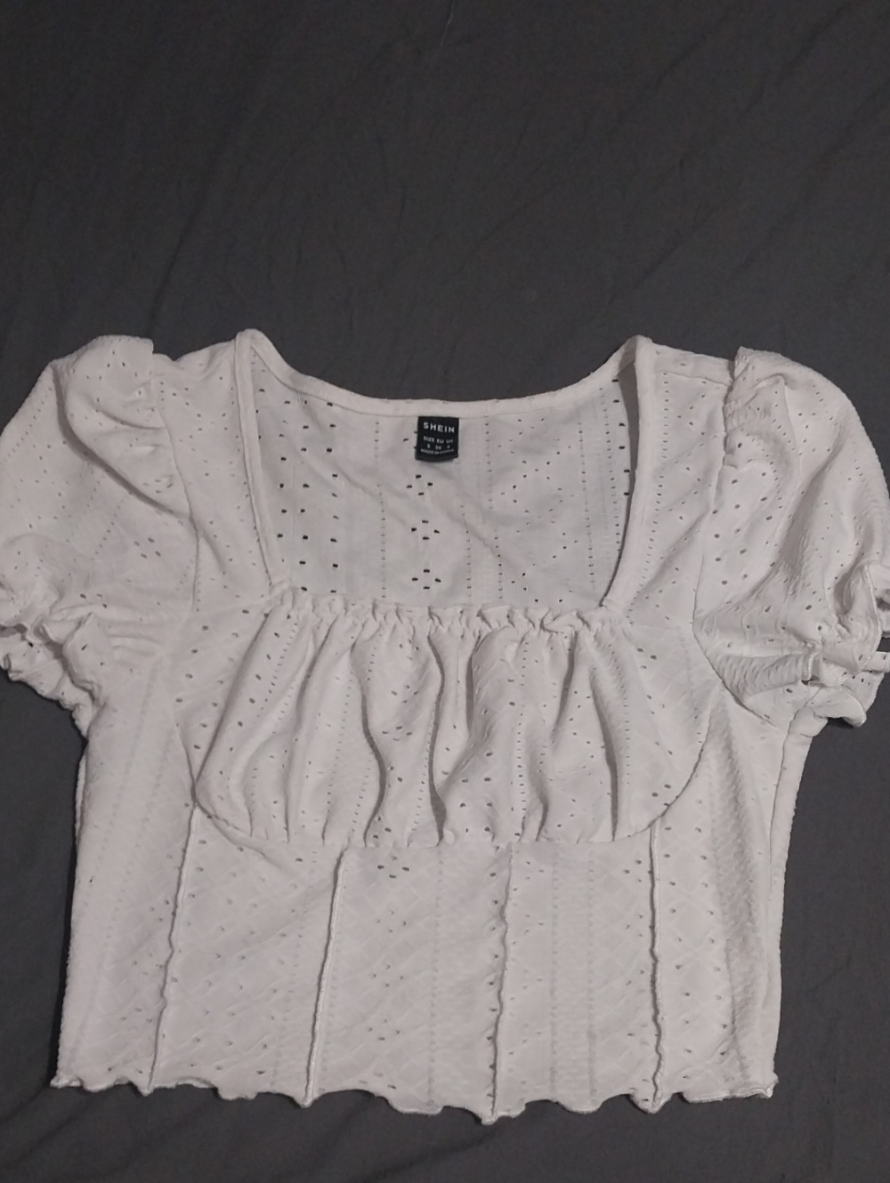 SHEIN White Eyelet Puff-Sleeve Cropped Top